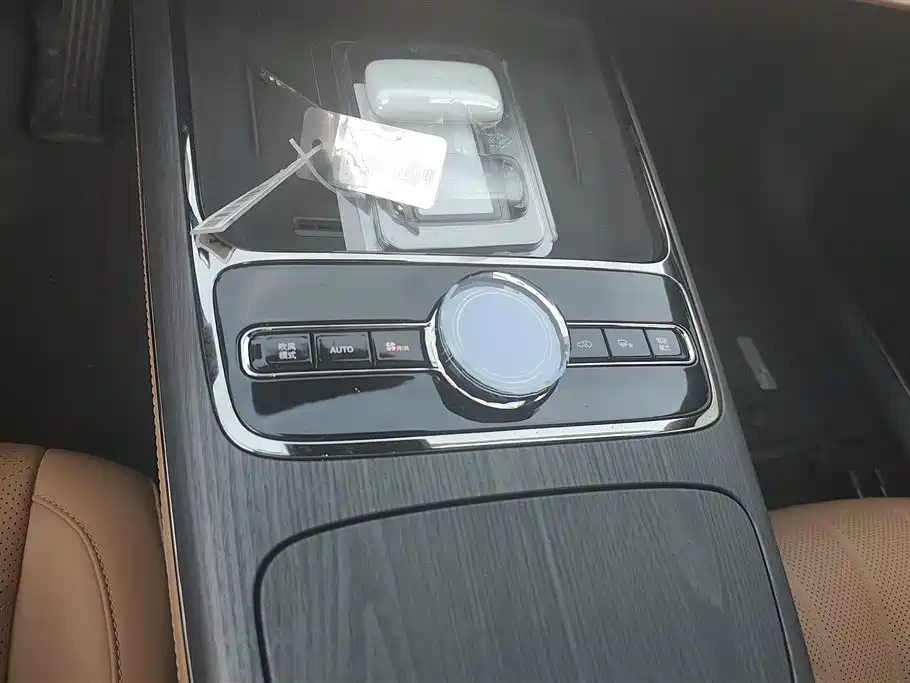 Geely Galaxy Galaxy Xingyao 8 2025 130km EM-P Starship Edition фото 16
