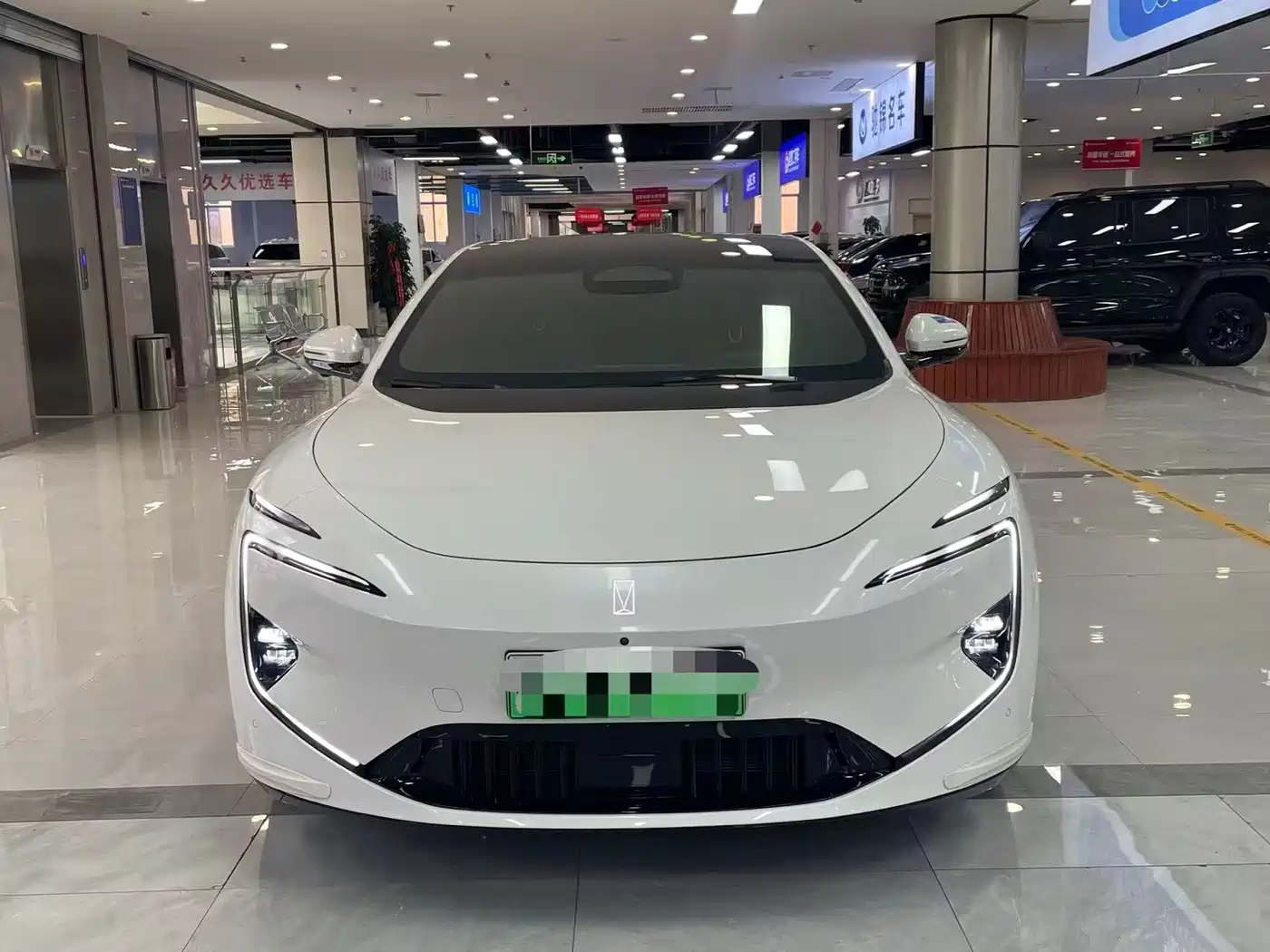 Avatr 12 2023 Model 700 Triple Laser RWD Luxury Edition фото 2
