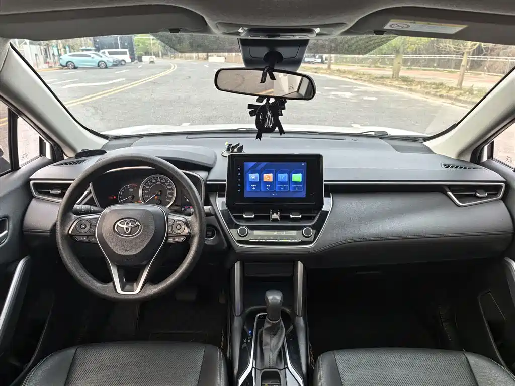 Toyota Frontlander 2022 2.0L CVT Luxury Edition фото 15