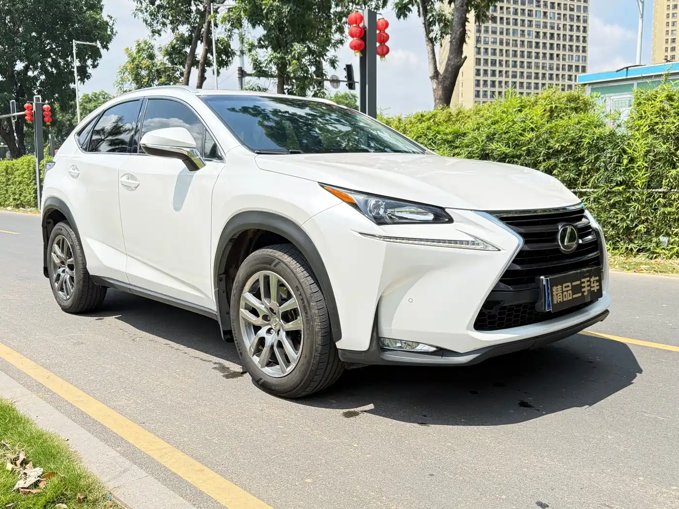 Lexus NX 2015 200t AWD F Sport фото 2