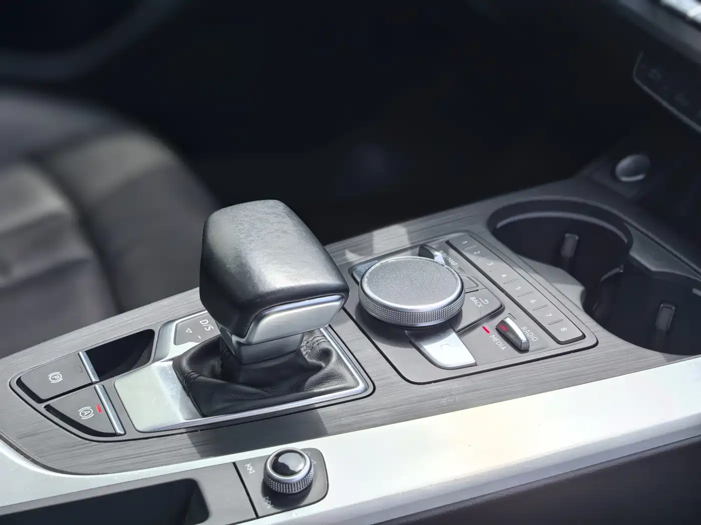 Audi A4L 2019 40 TFSI Fashion (China V) фото 12