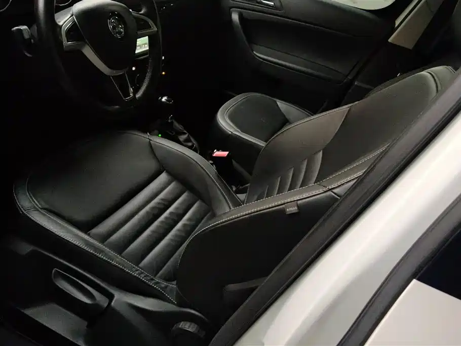 Škoda Yeti 2017 TSI280 DSG Pioneer фото 8