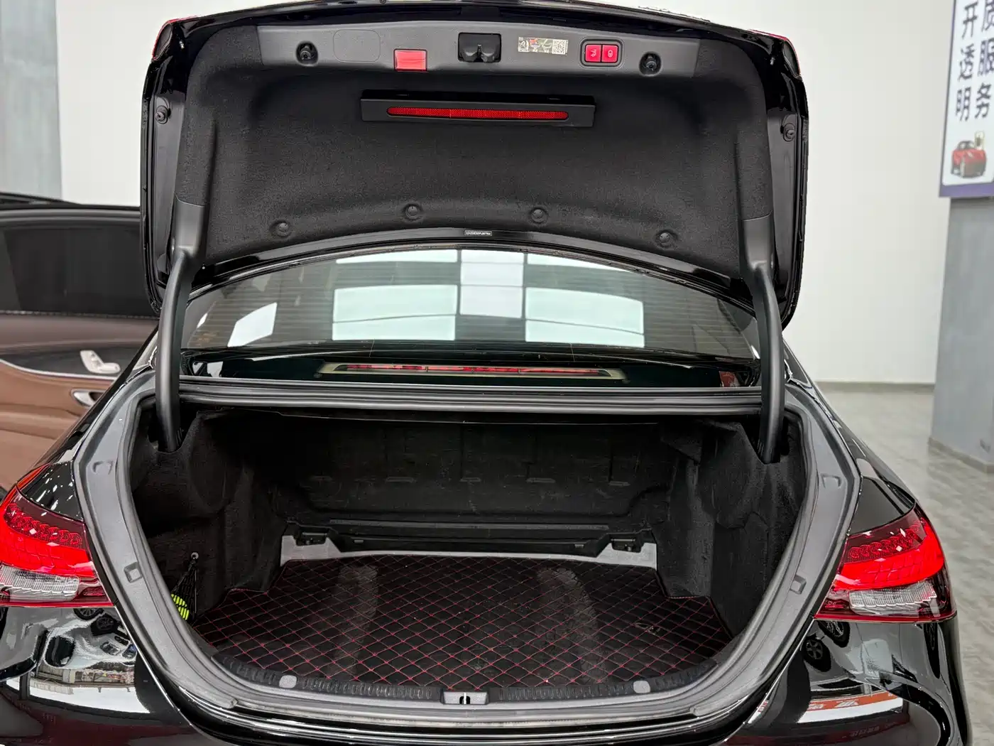 Mercedes-Benz E-Class 2023 Facelift E 300 L Luxury фото 17