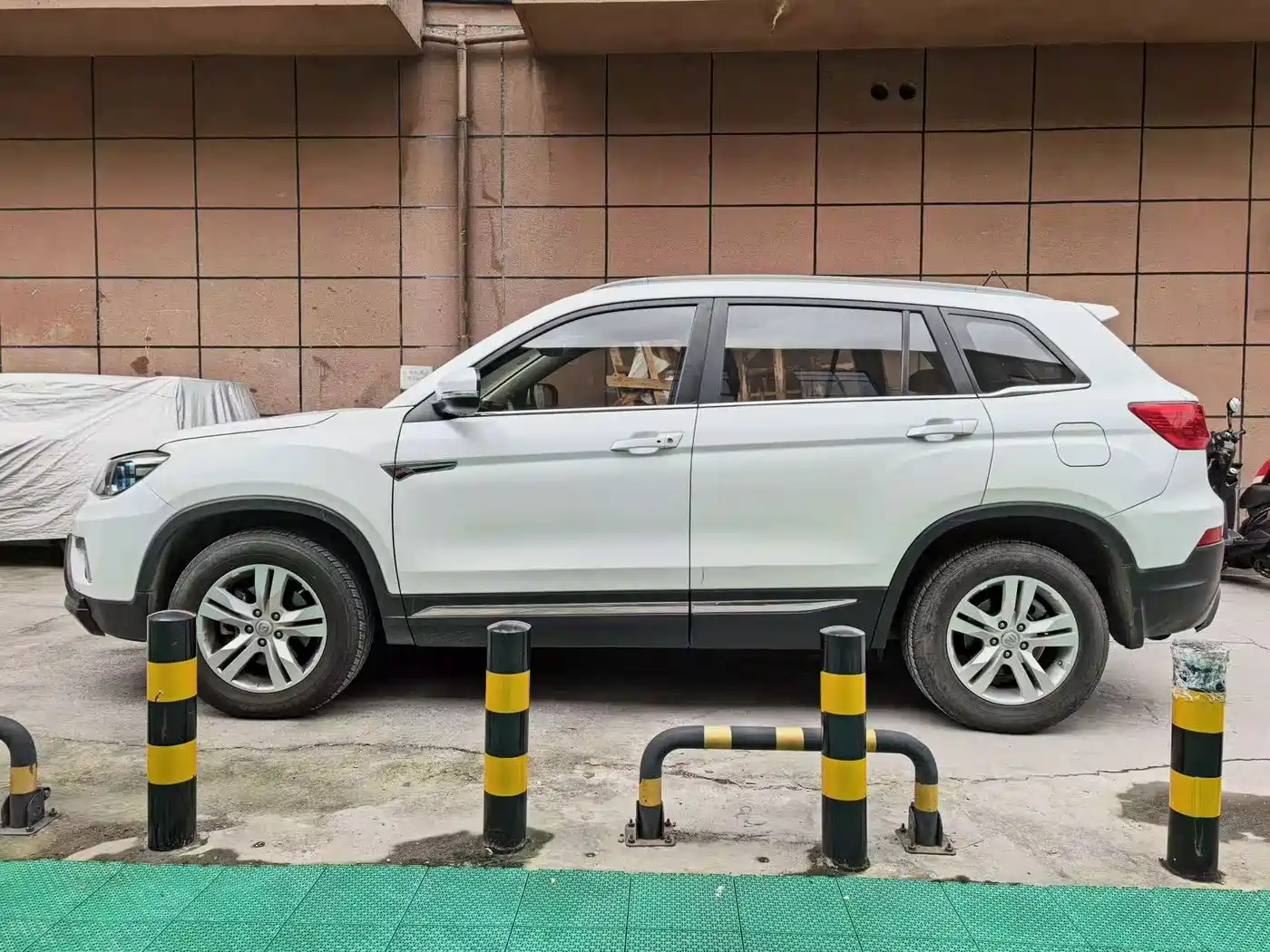 Фото 9 - Changan CS75