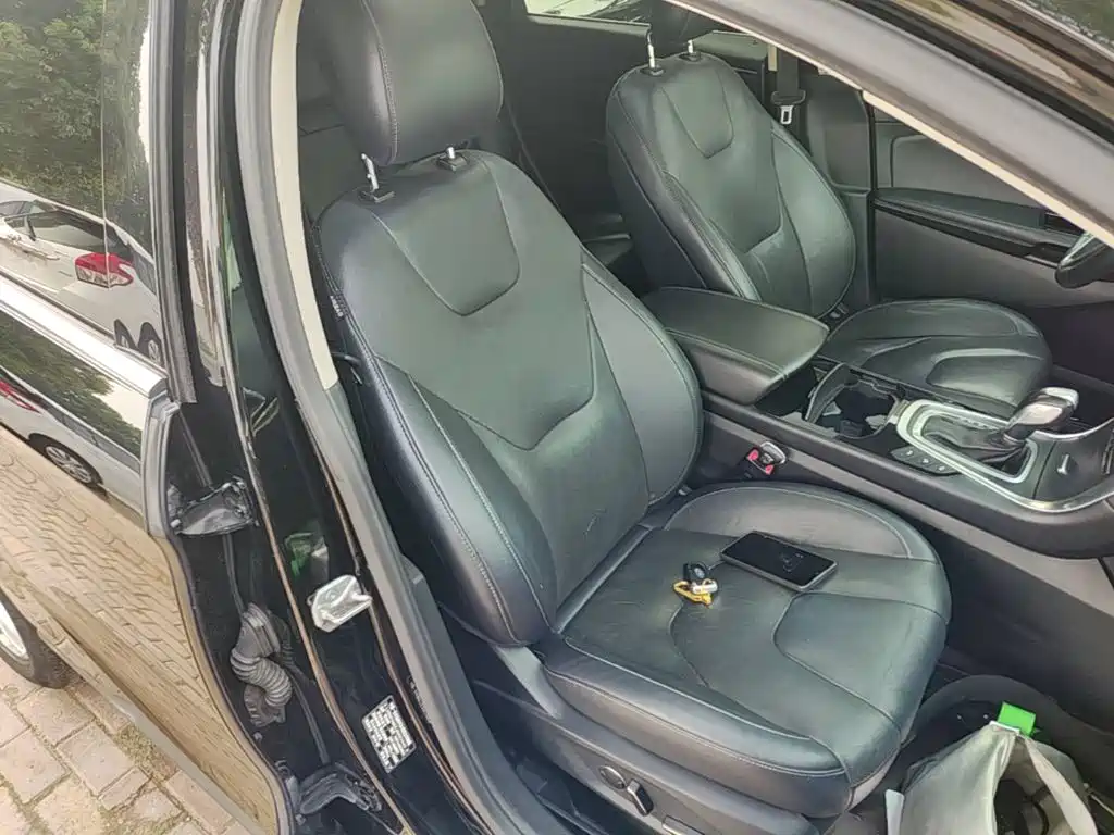 Фото 20 - Ford Edge