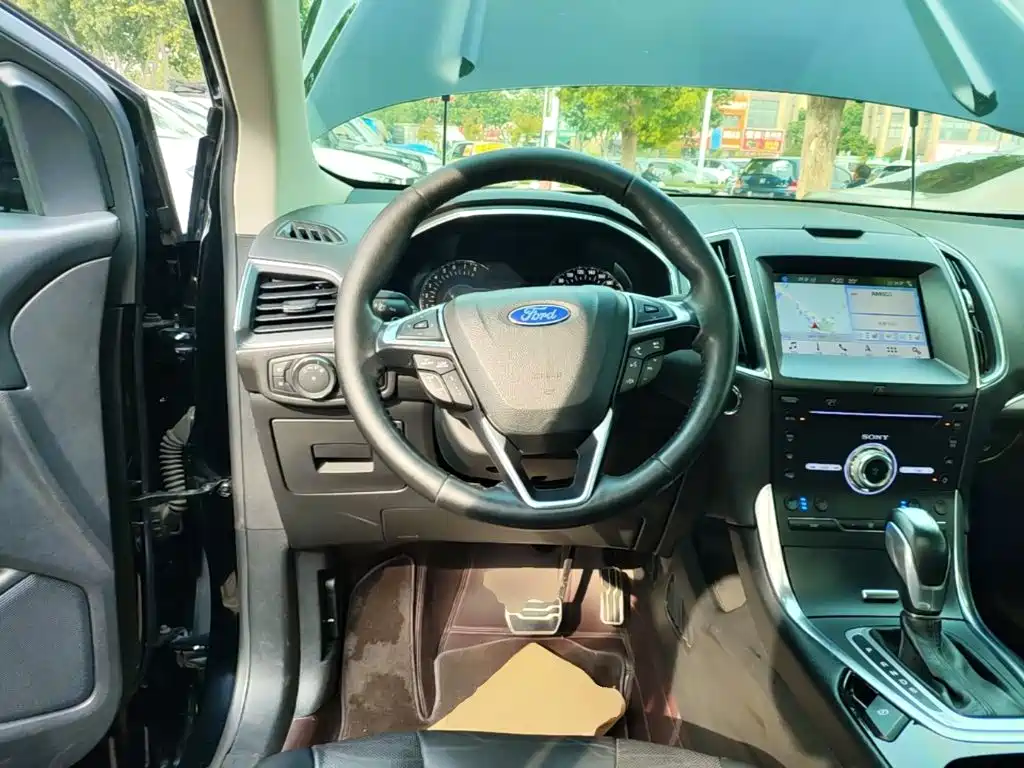 Фото 7 - Ford Edge