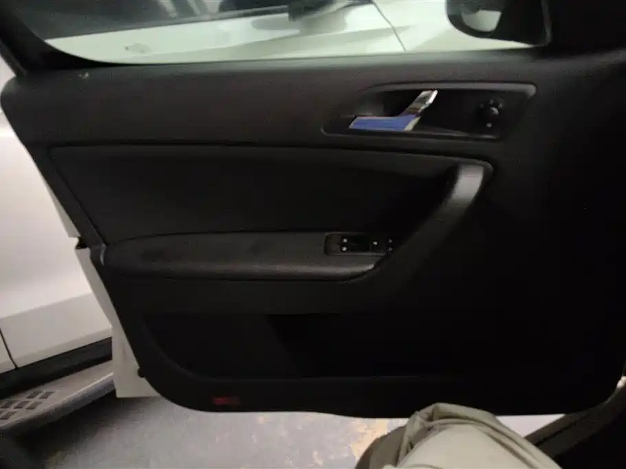 Škoda Yeti 2017 TSI280 DSG Pioneer фото 7