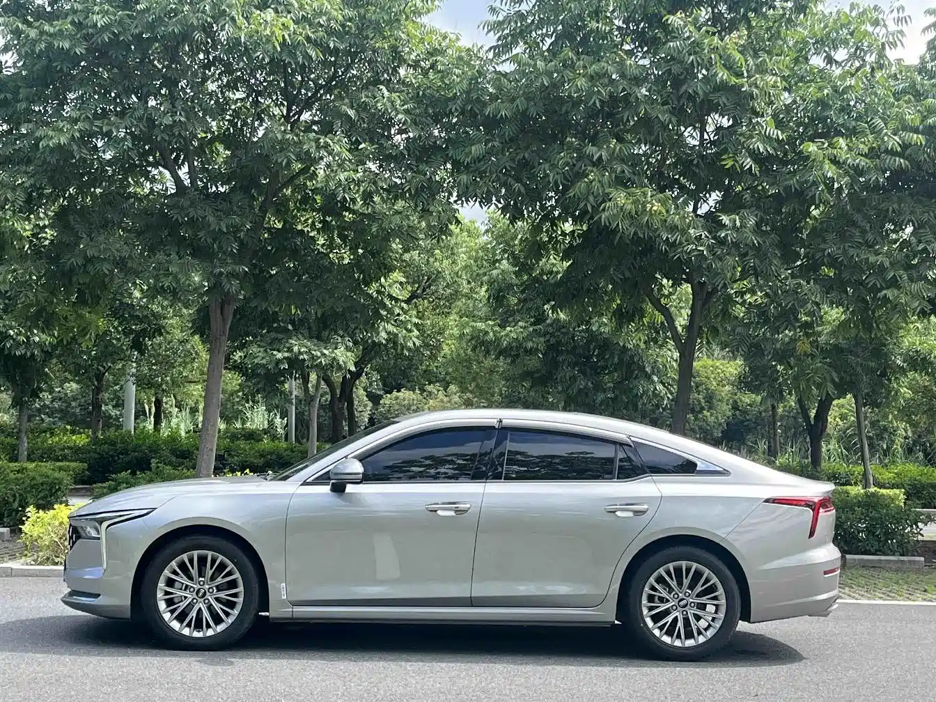 Photo 7 - Besturn B70