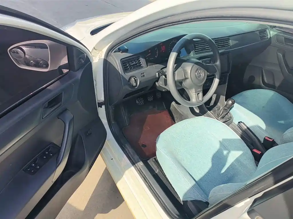 Volkswagen Santana 2015 1.4L Manual Trend Edition фото 16