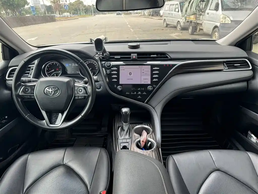 Toyota Camry 2019 2.5G Luxury Edition China VI фото 12
