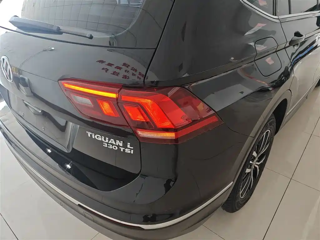 Volkswagen Tiguan L 2018 Facelift 330TSI Automatic 2WD Luxury Edition фото 8