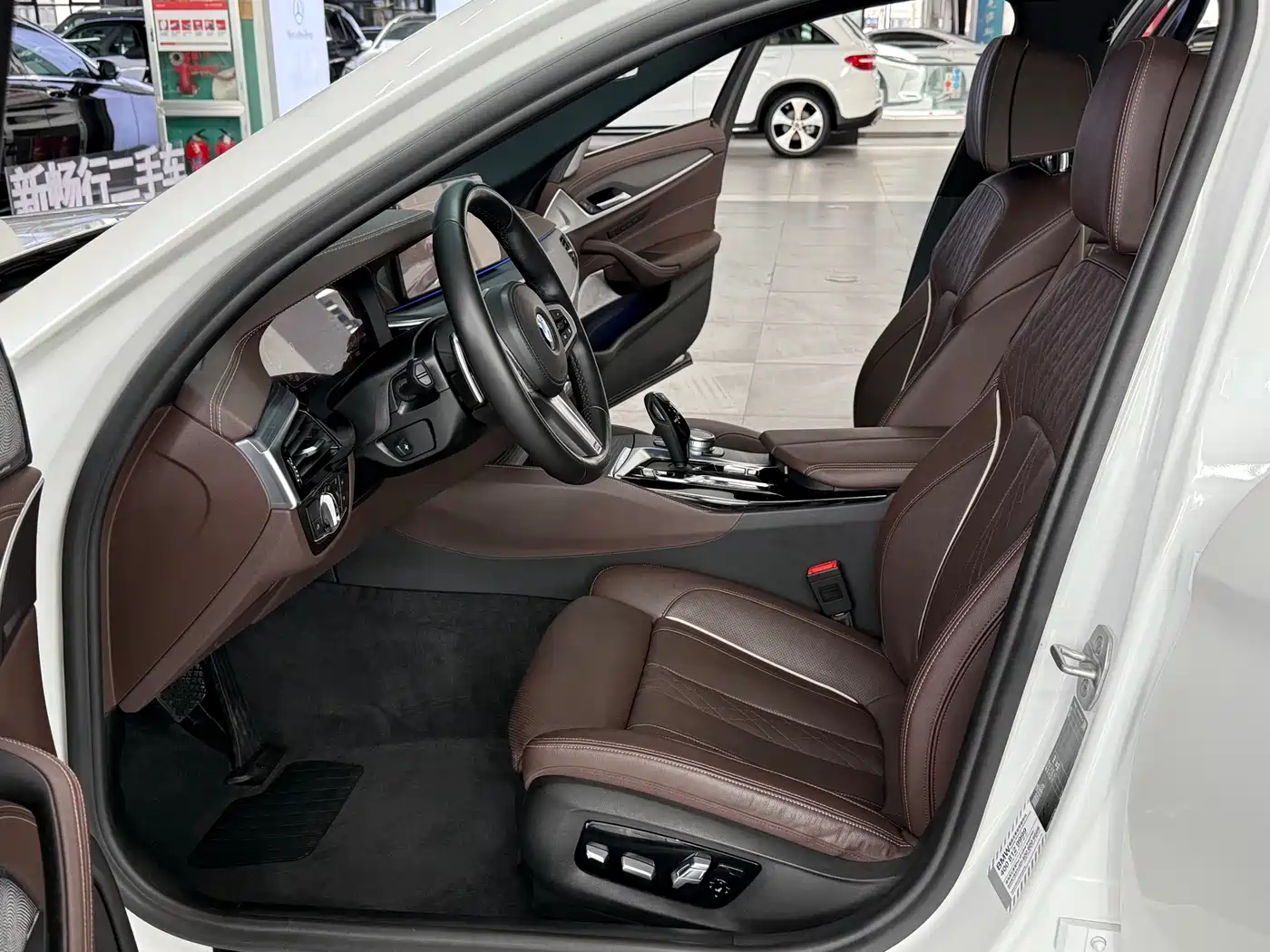BMW 5 Series 2021 530Li Premium M Sport Package фото 8