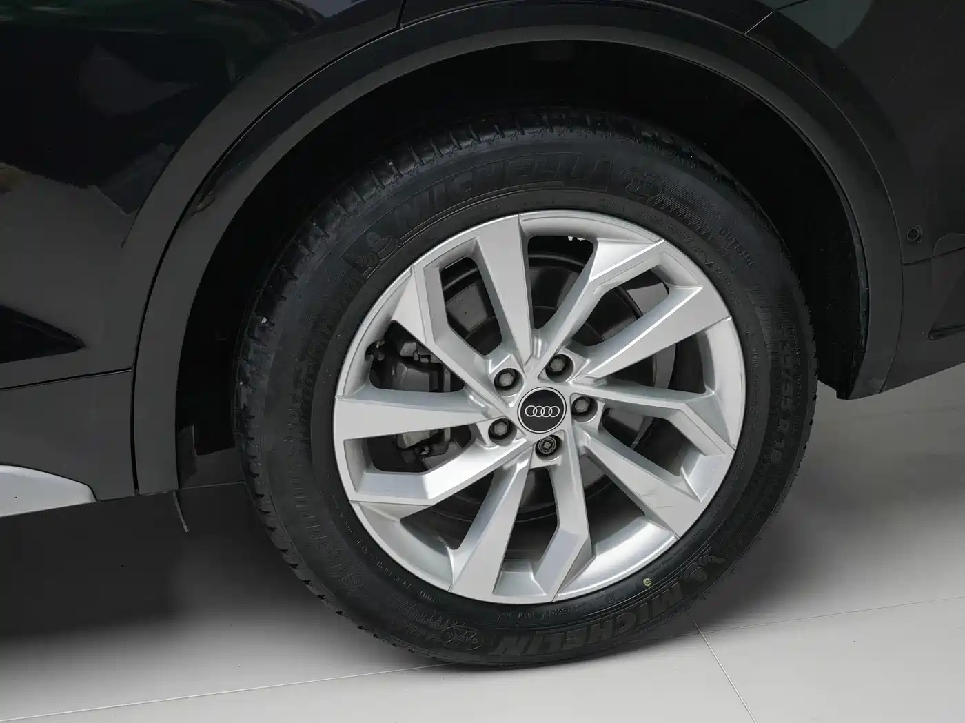 Audi Q5L 2022 40T Luxury Dynamic фото 4