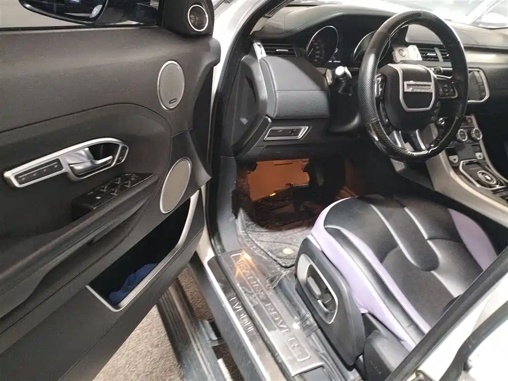 Land Rover Range Rover Evoque 2015 2.0T 5-Door Intelligent Edition фото 16