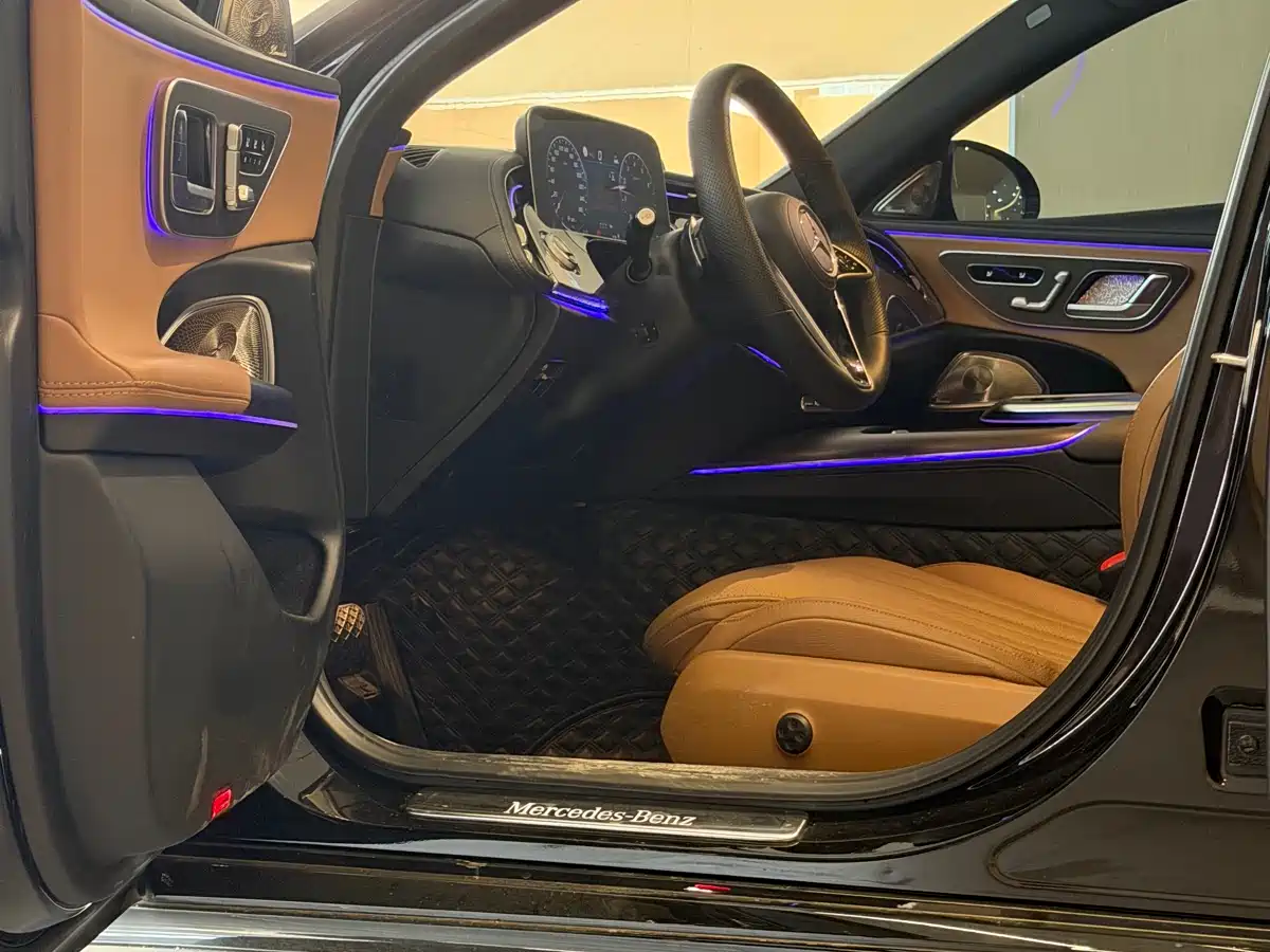 Mercedes-Benz E-Class 2024 Model E 300 L Luxury фото 5