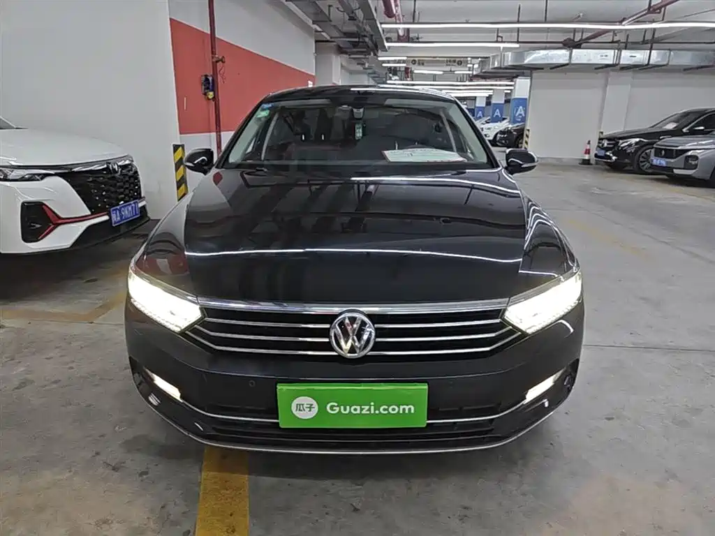 Volkswagen Magotan 2019 330TSI DSG Luxury Class China VI фото 3