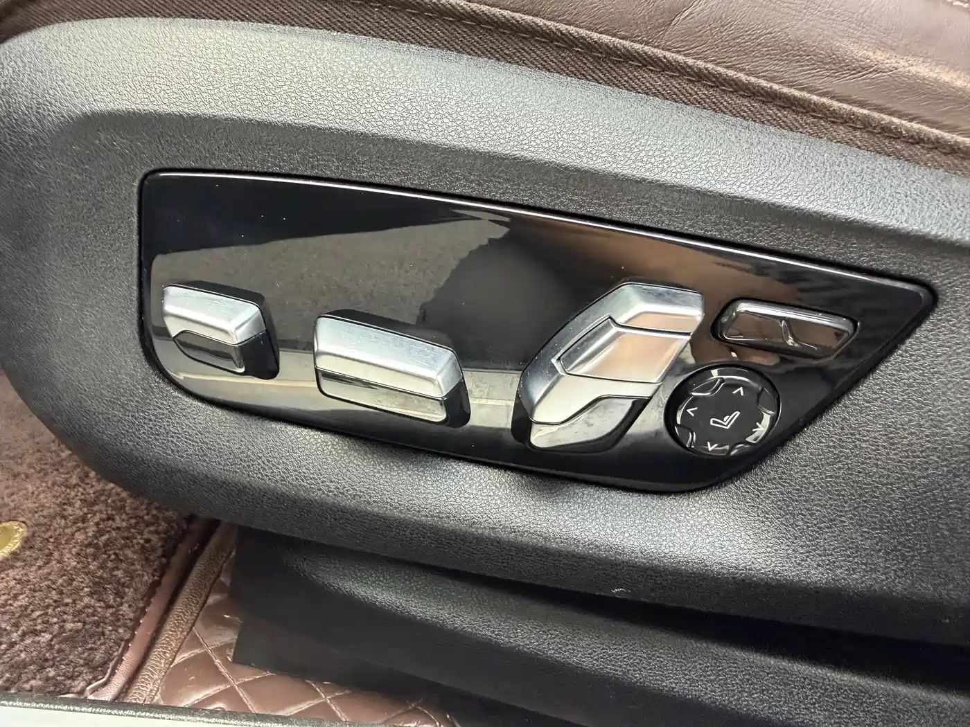 BMW 7 Series 2021 Model 740Li Leading Luxury Package фото 18