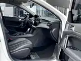 صورة 17 - Peugeot 408