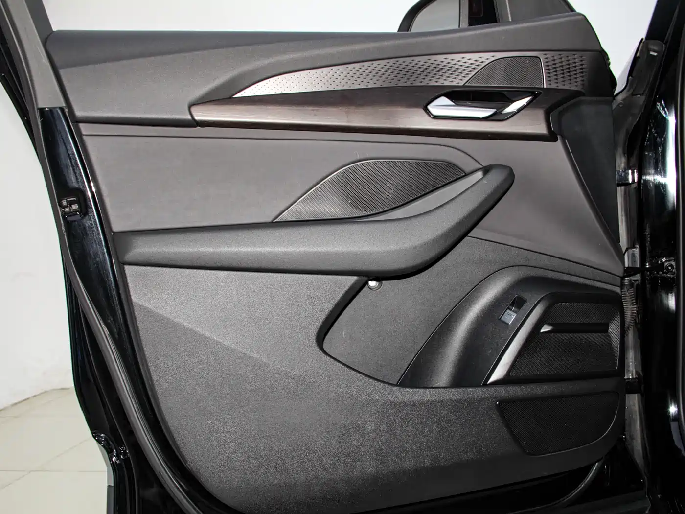 Audi Q6 2024 40 TFSI quattro Cloud View Yulin Package 7-seater фото 38