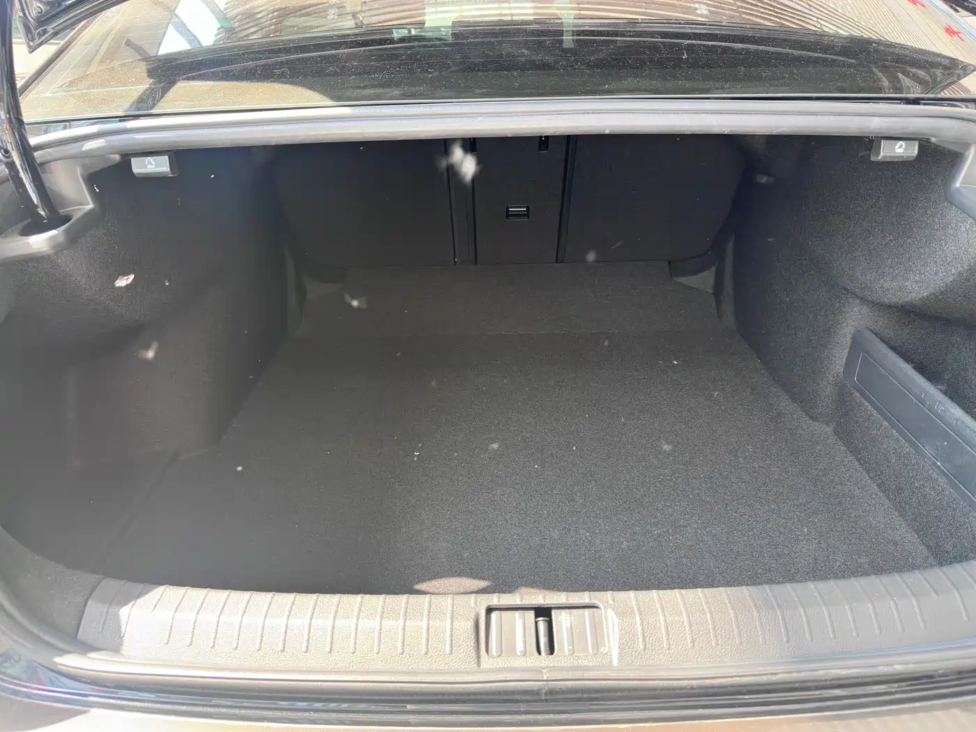 Volkswagen Magotan 2023 Model 2 Million Commemorative Edition 330TSI DSG Luxury фото 12
