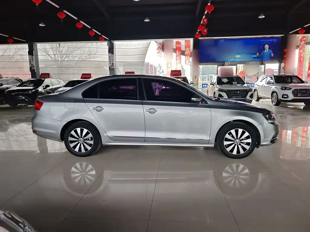 Volkswagen Sagitar 2018 1.6L Automatic Comfort фото 4