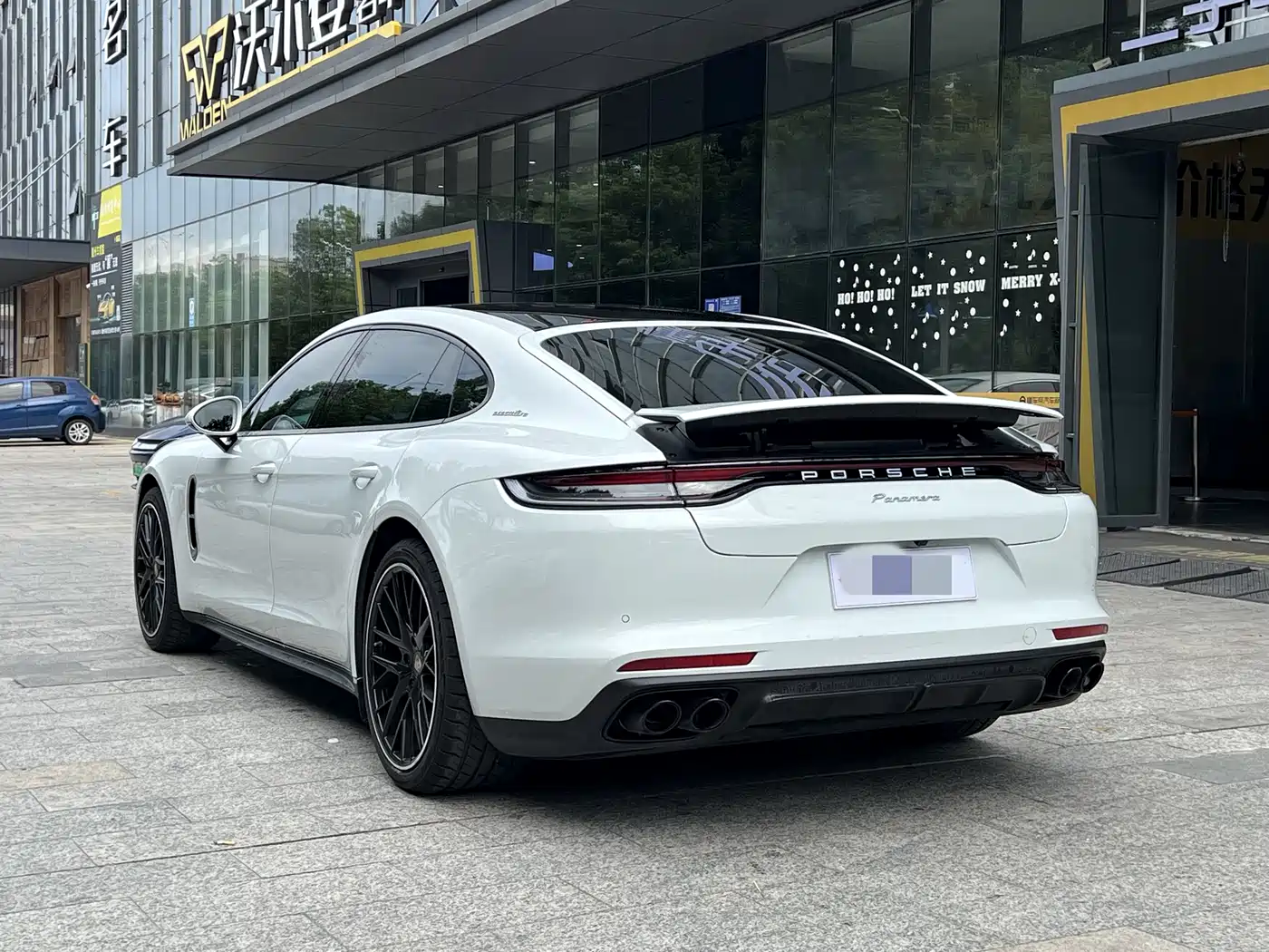 PORSCHE PANAMERA