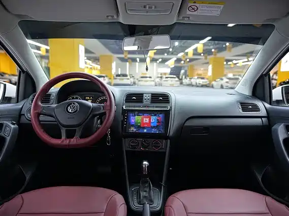 Volkswagen Polo 2016 1.4L Automatic Trend фото 3