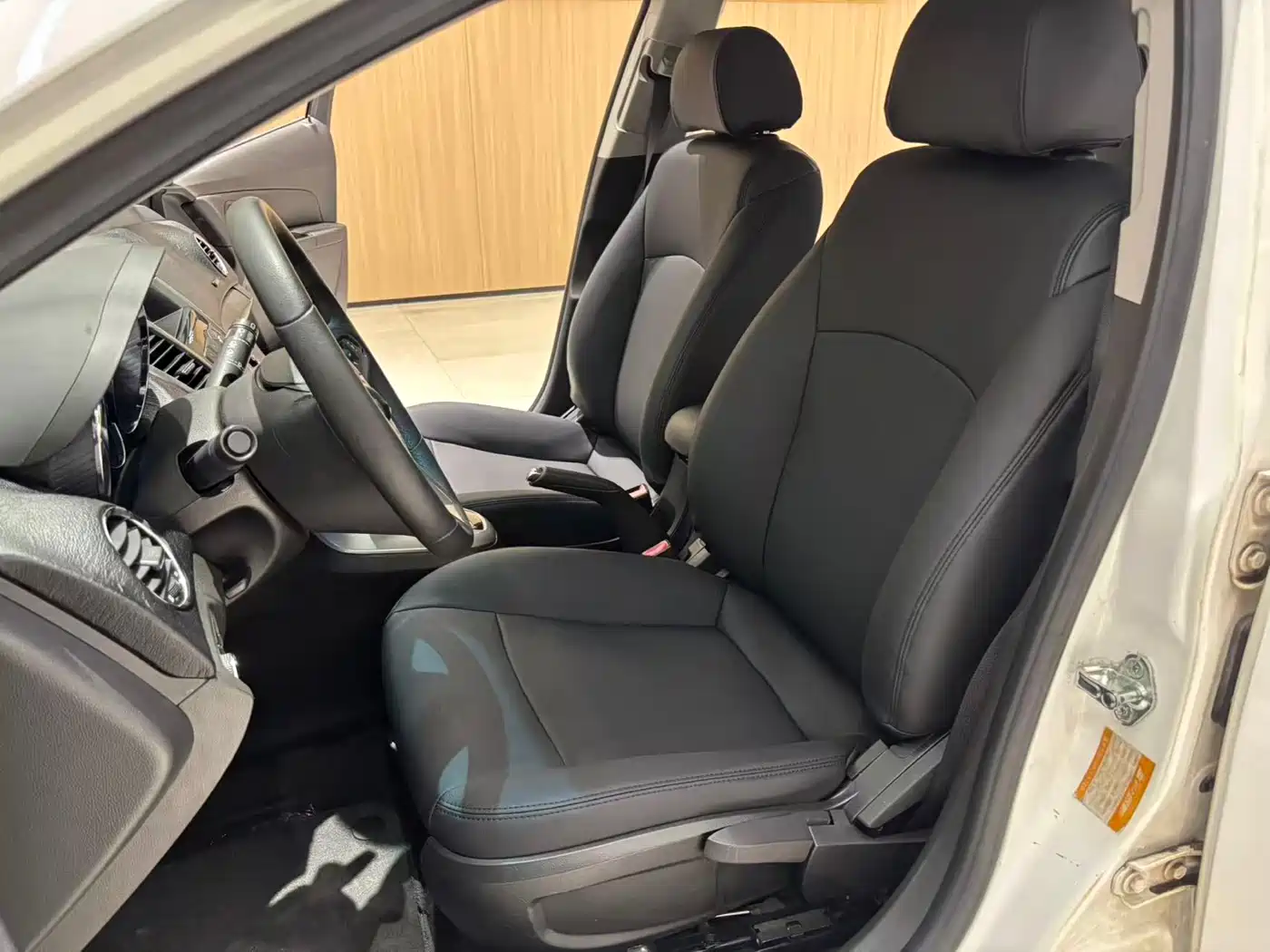 Chevrolet Cruze 2013 Hatchback 1.6L Automatic Luxury фото 8