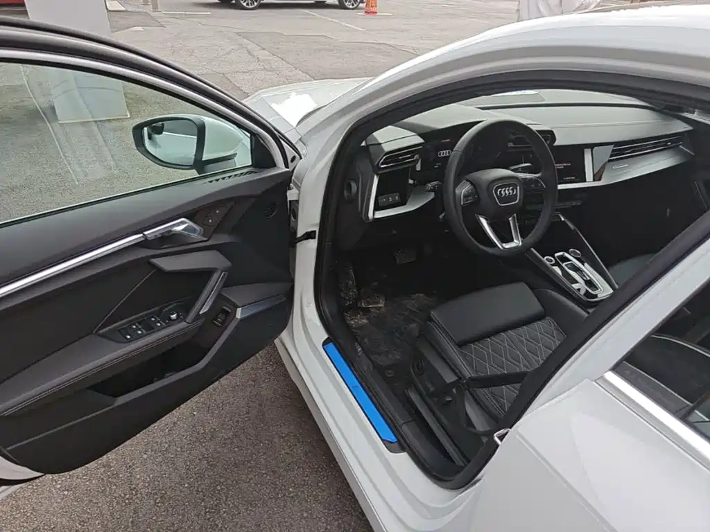 Audi A3 2026 2025 Facelift Sportback 35TFSI Flying Spur Premium