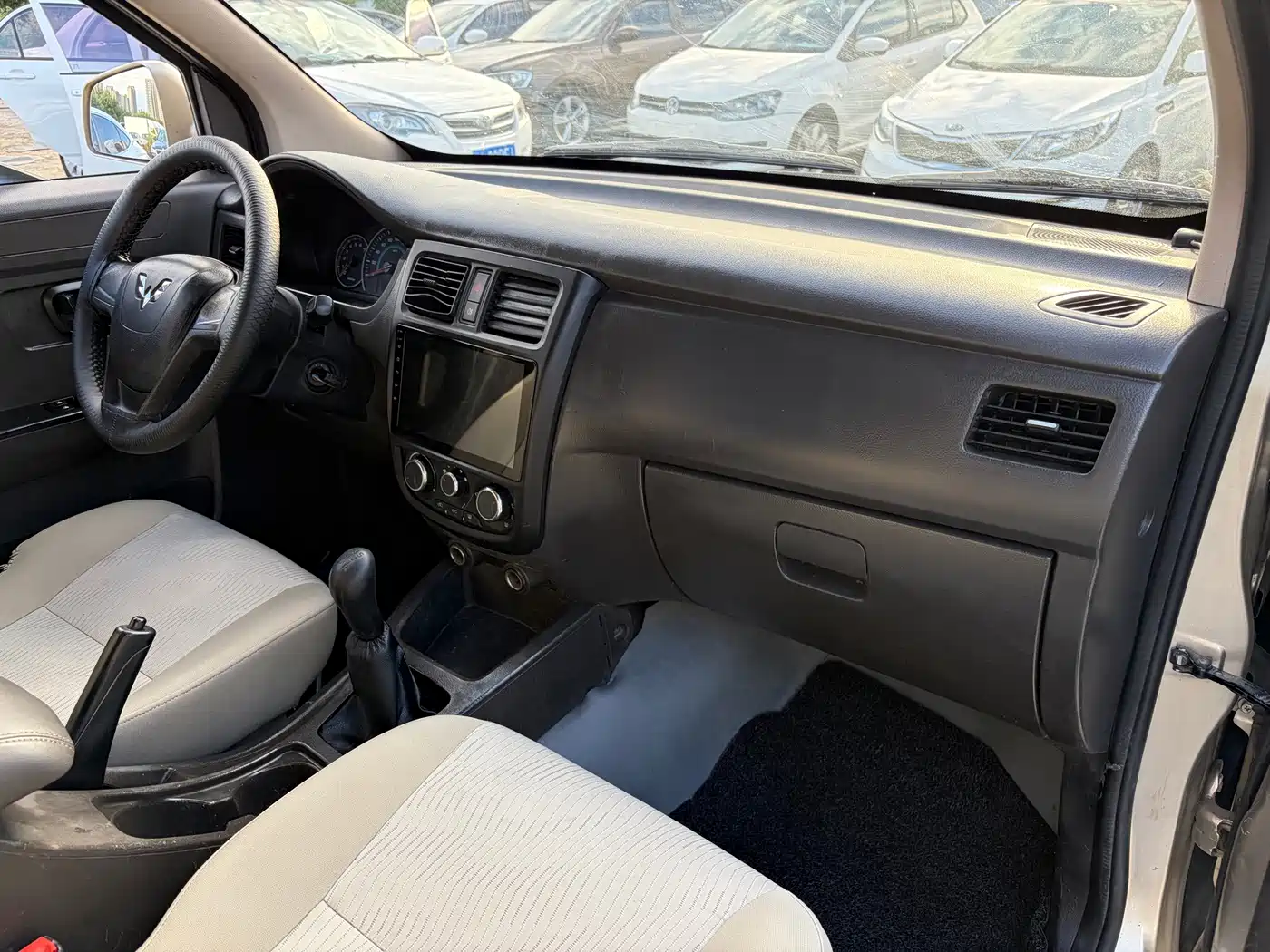 Wuling Motors Wuling Rongguang V 2017 2016 1.5L Standard