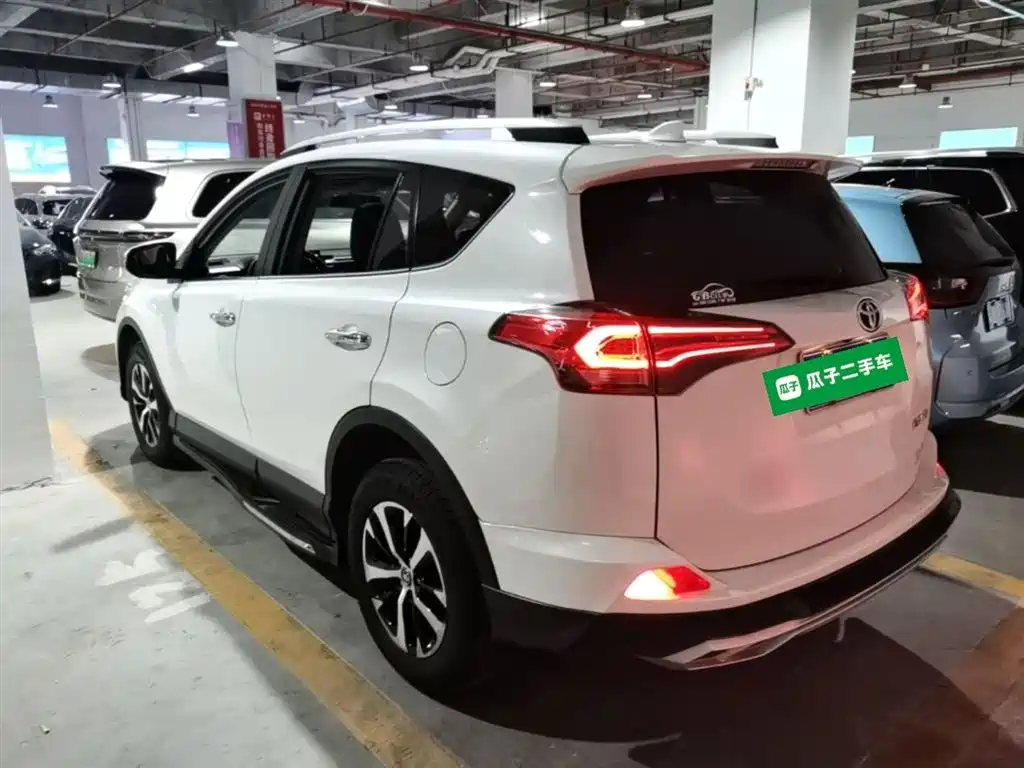 Toyota RAV4 Rongfang 2016 2.0L CVT 2WD Trend (China V) фото 5