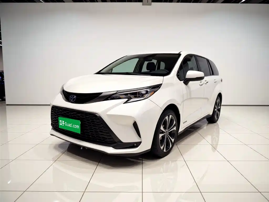Toyota Granvia 2022 Model Year 2.5L Hybrid Flagship Edition фото 2