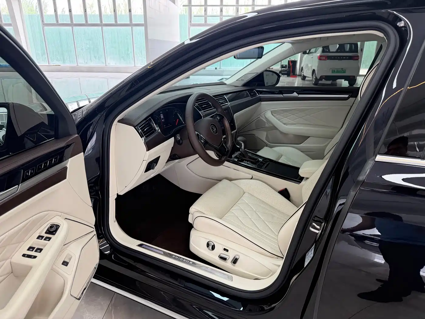 VOLKSWAGEN HUIANG