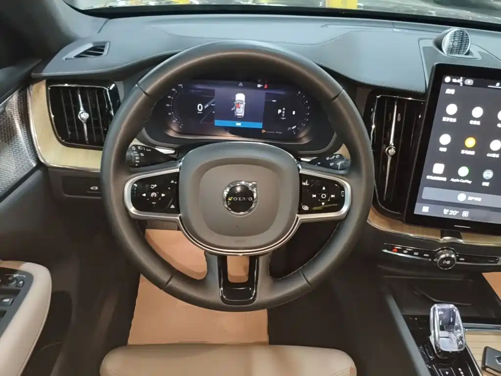 Photo 11 - Volvo XC60