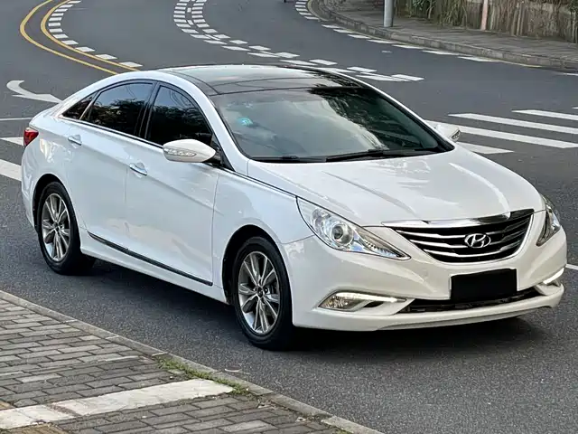 Hyundai Sonata 2014 2.4L Automatic Leading Edition China IV — фото 3