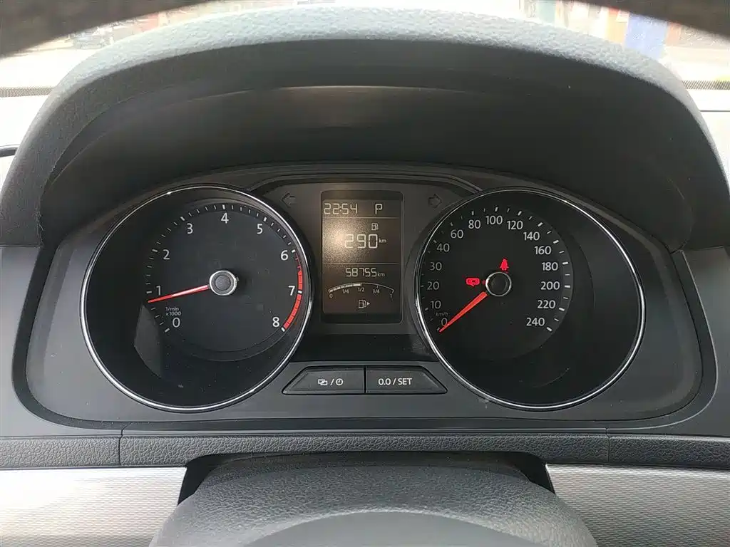 Volkswagen Lavida Tour 2017 180TSI DSG Comfort Edition фото 8