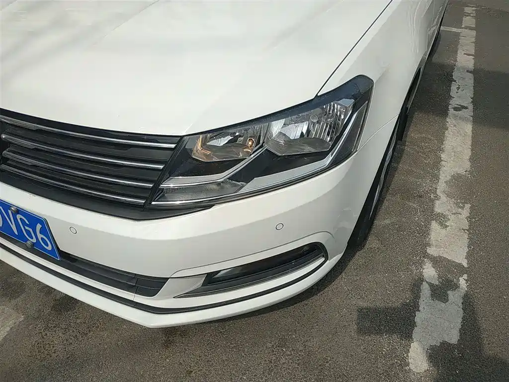 Volkswagen Lavida Tour 2017 180TSI DSG Comfort Edition фото 18