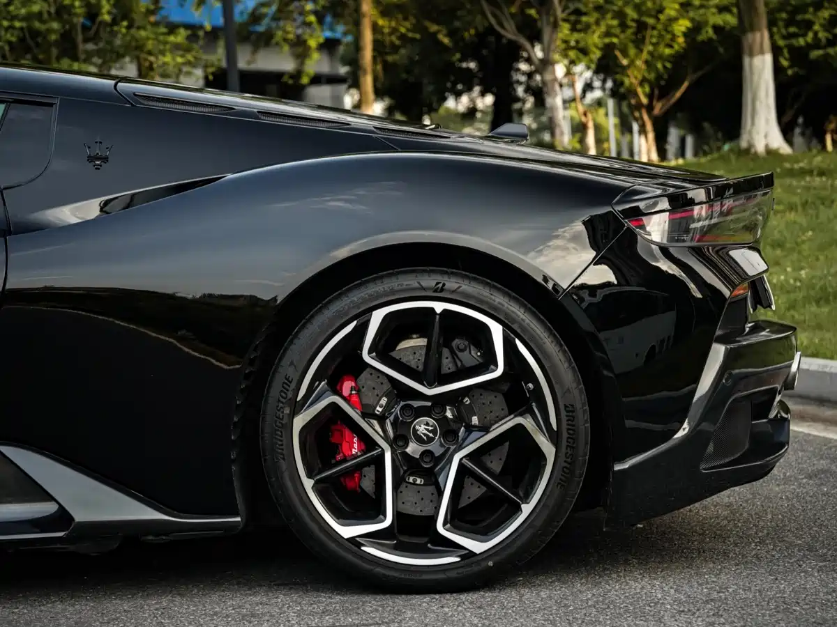 Maserati MC20 2020 3.0T Standard Edition фото 8