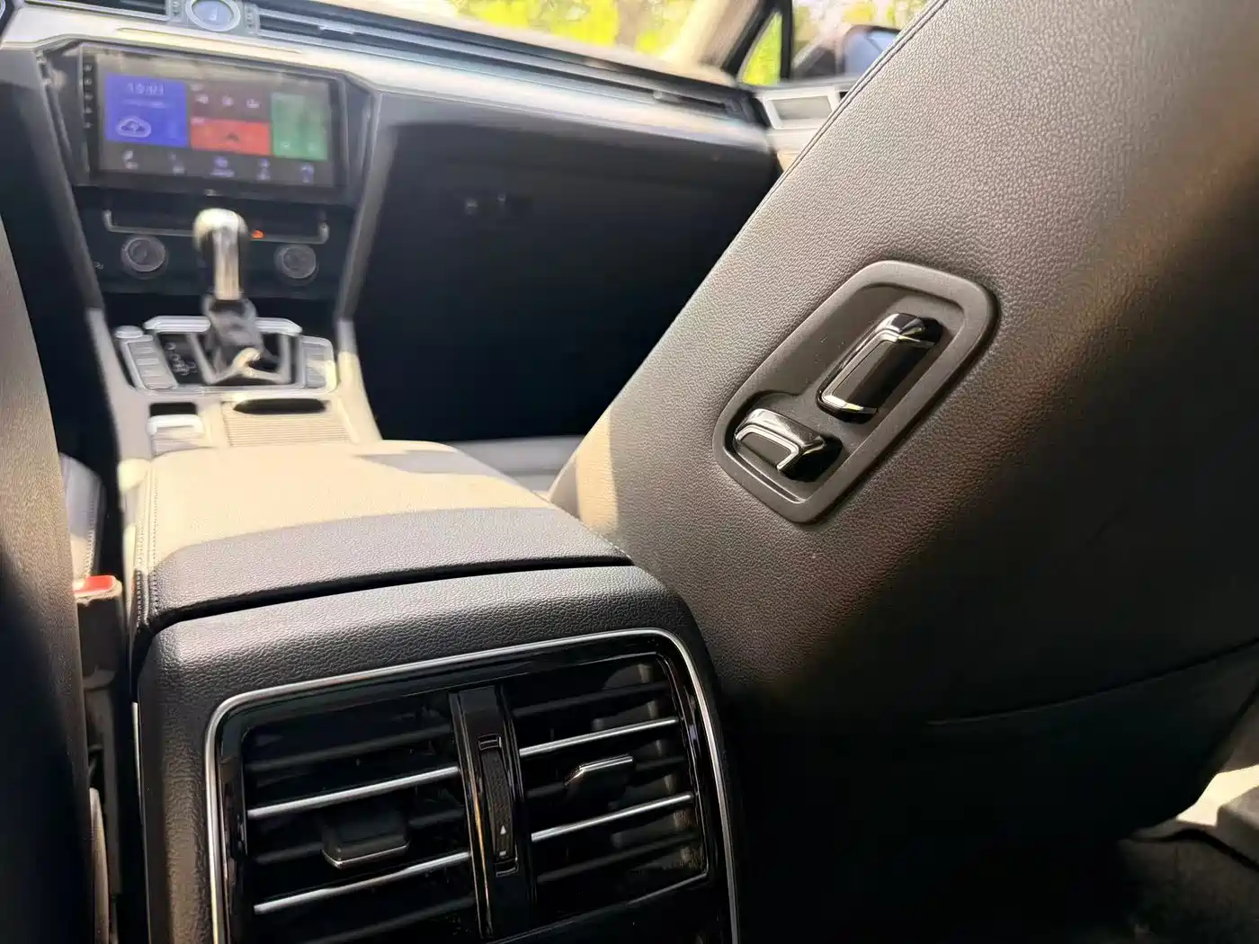 Volkswagen Magotan 2019 330TSI DSG Leading China V фото 21