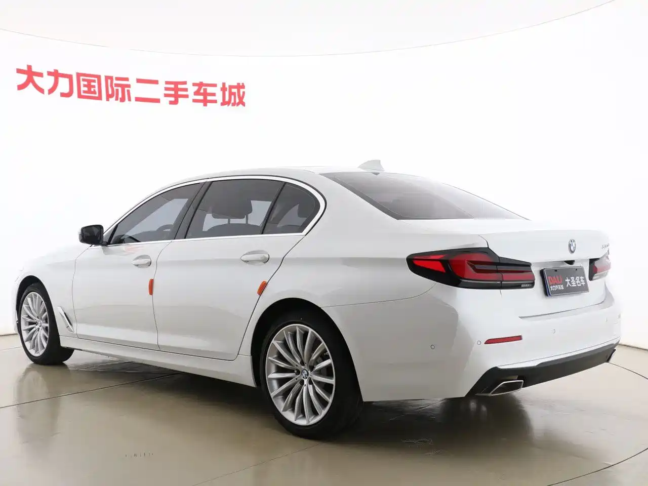 BMW 5 Series 2021 530Li Premium Luxury Package фото 15