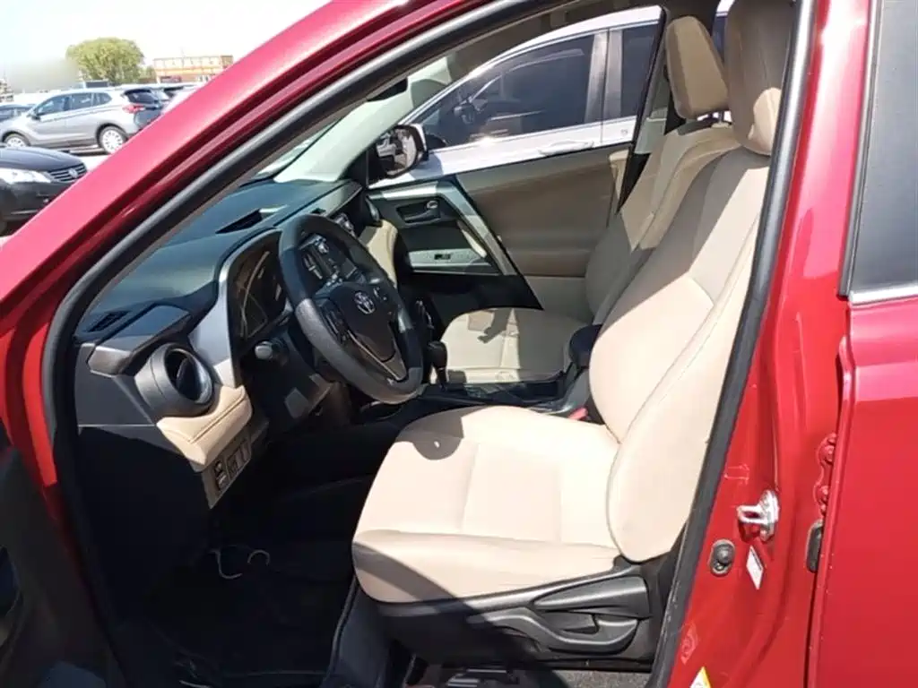 Toyota RAV4 Rongfang 2015 2.0L CVT 2WD Trend Edition фото 15