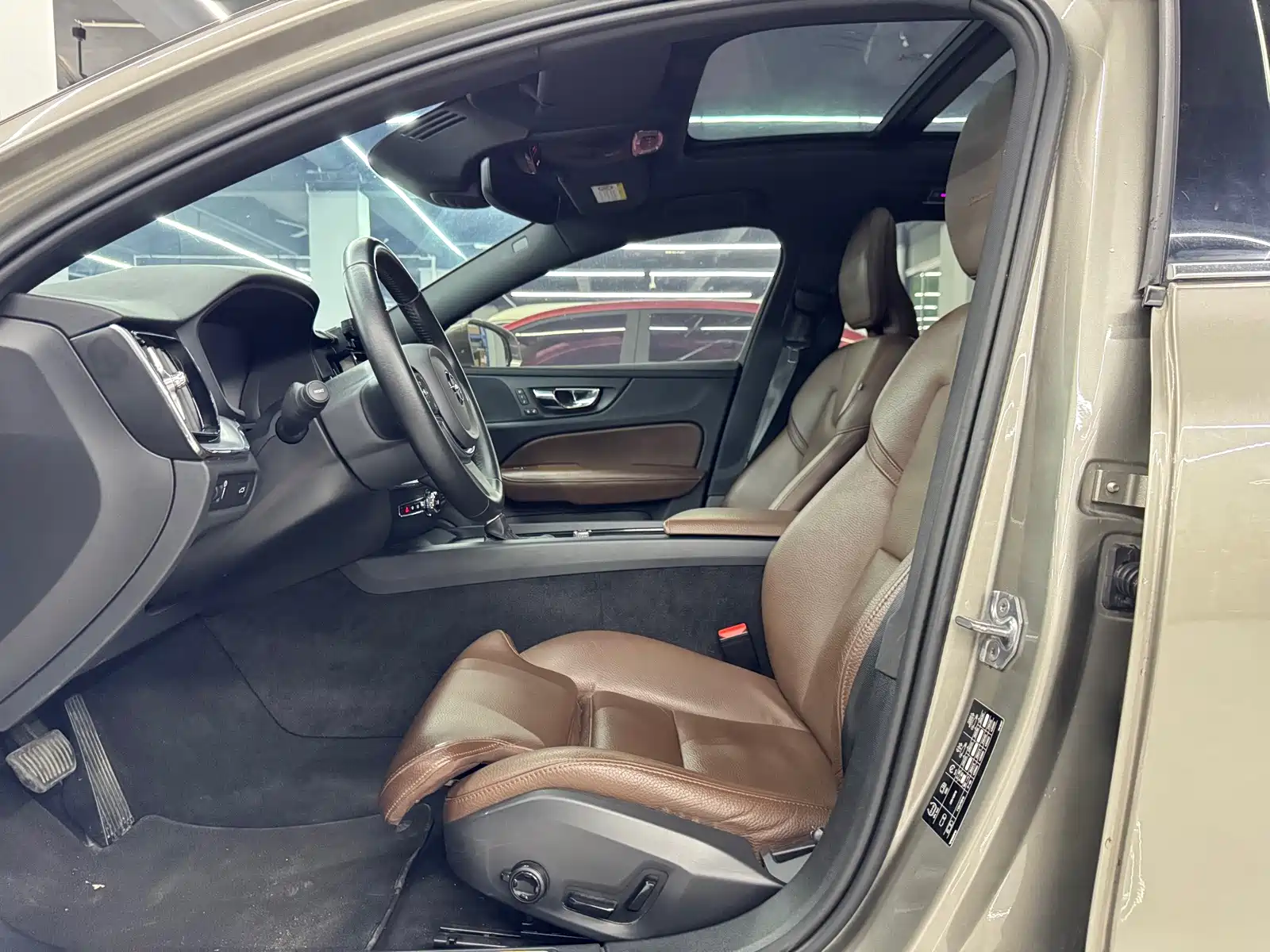 Photo 8 - Volvo S60