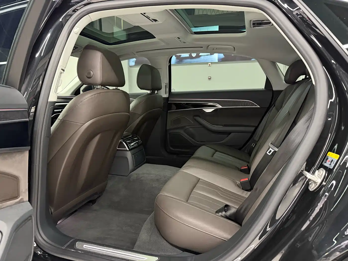 Audi A8 2018 A8L 55 TFSI quattro Launch Elite фото 9