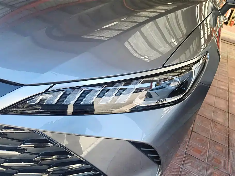 BYD Qin PLUS 2025 DM-i Smart Drive 55KM Leader фото 5