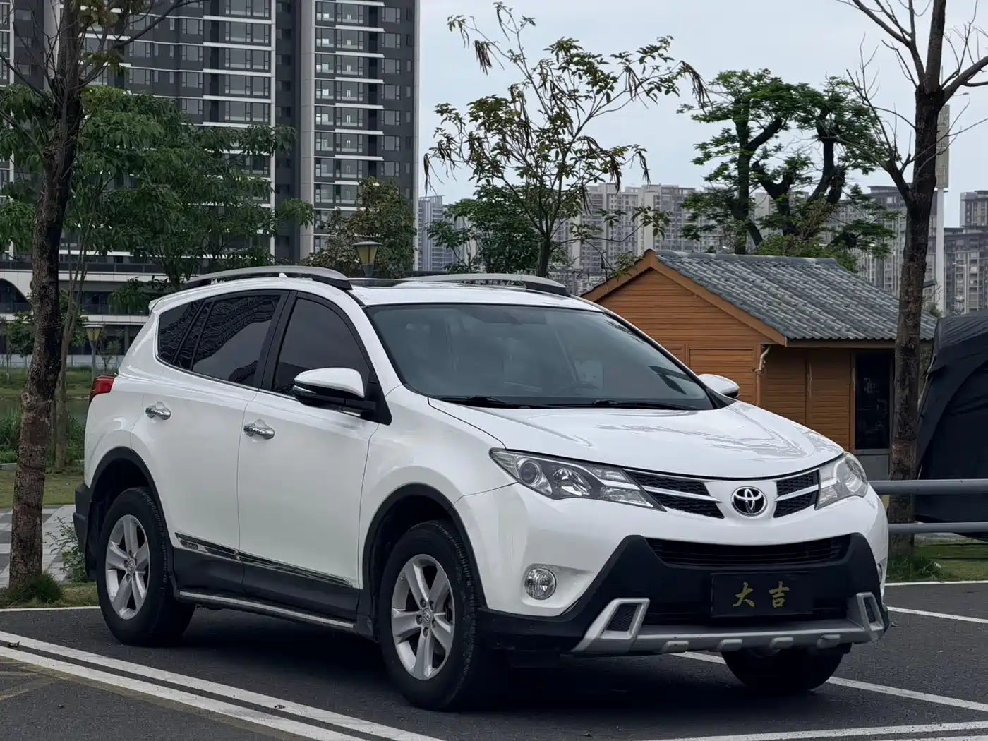 Toyota RAV4 Rongfang 2013 2.0L CVT 4WD Pioneer фото 3