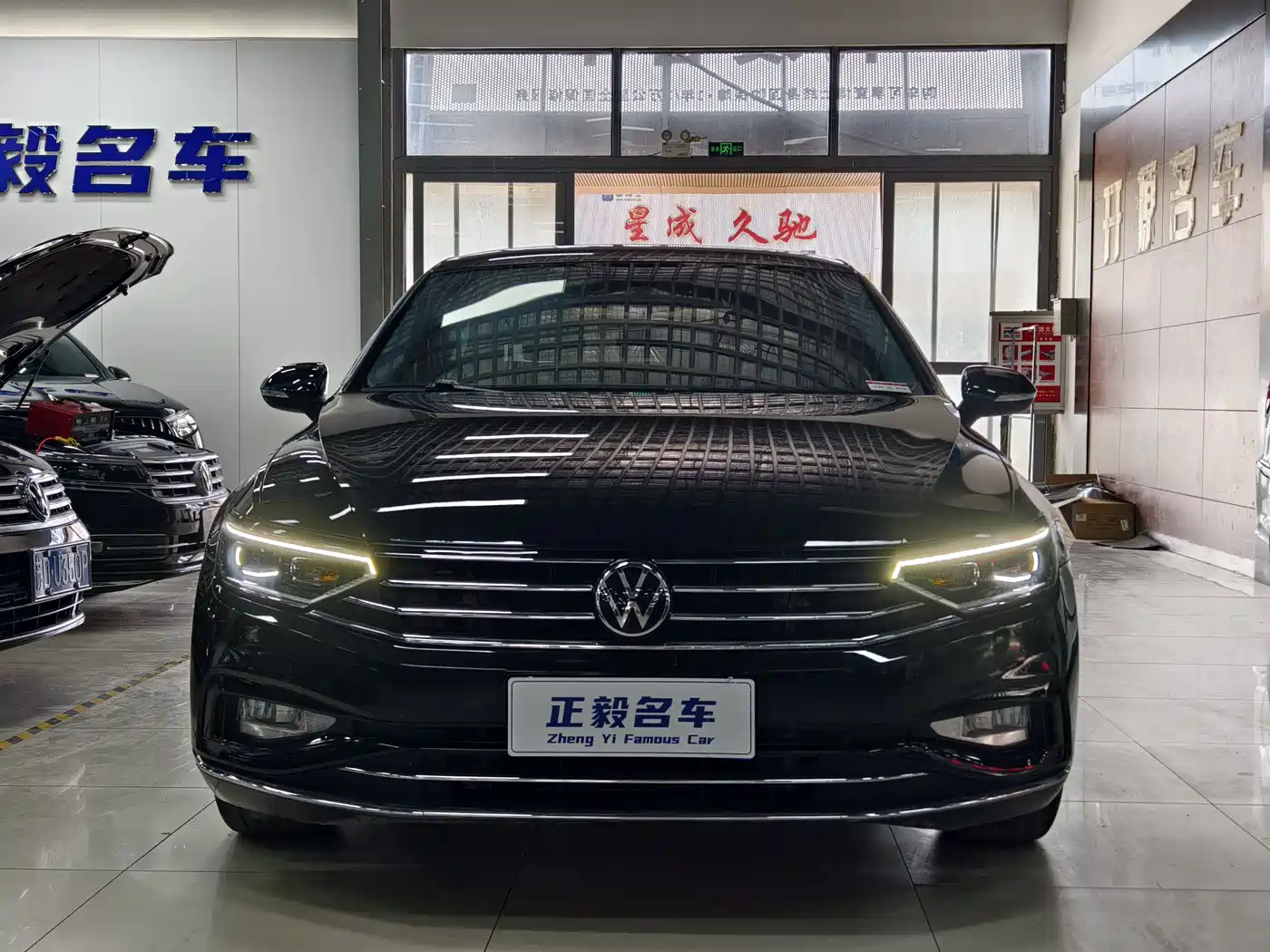 Volkswagen Magotan 2020 330TSI DSG Leading фото 2