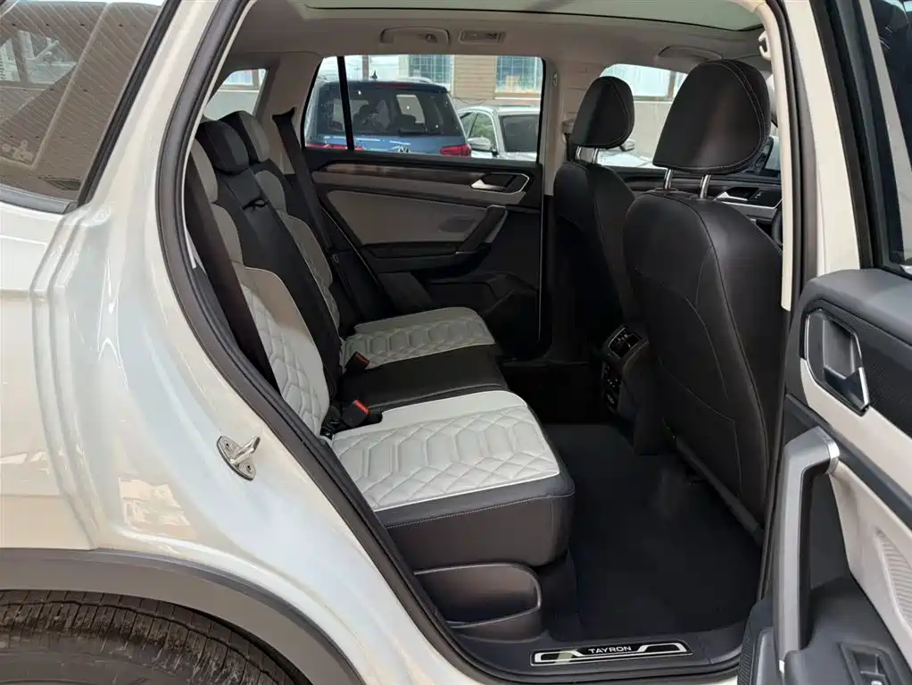 Volkswagen Tayron 2023 280TSI 2WD Luxury Plus Advanced Edition фото 13