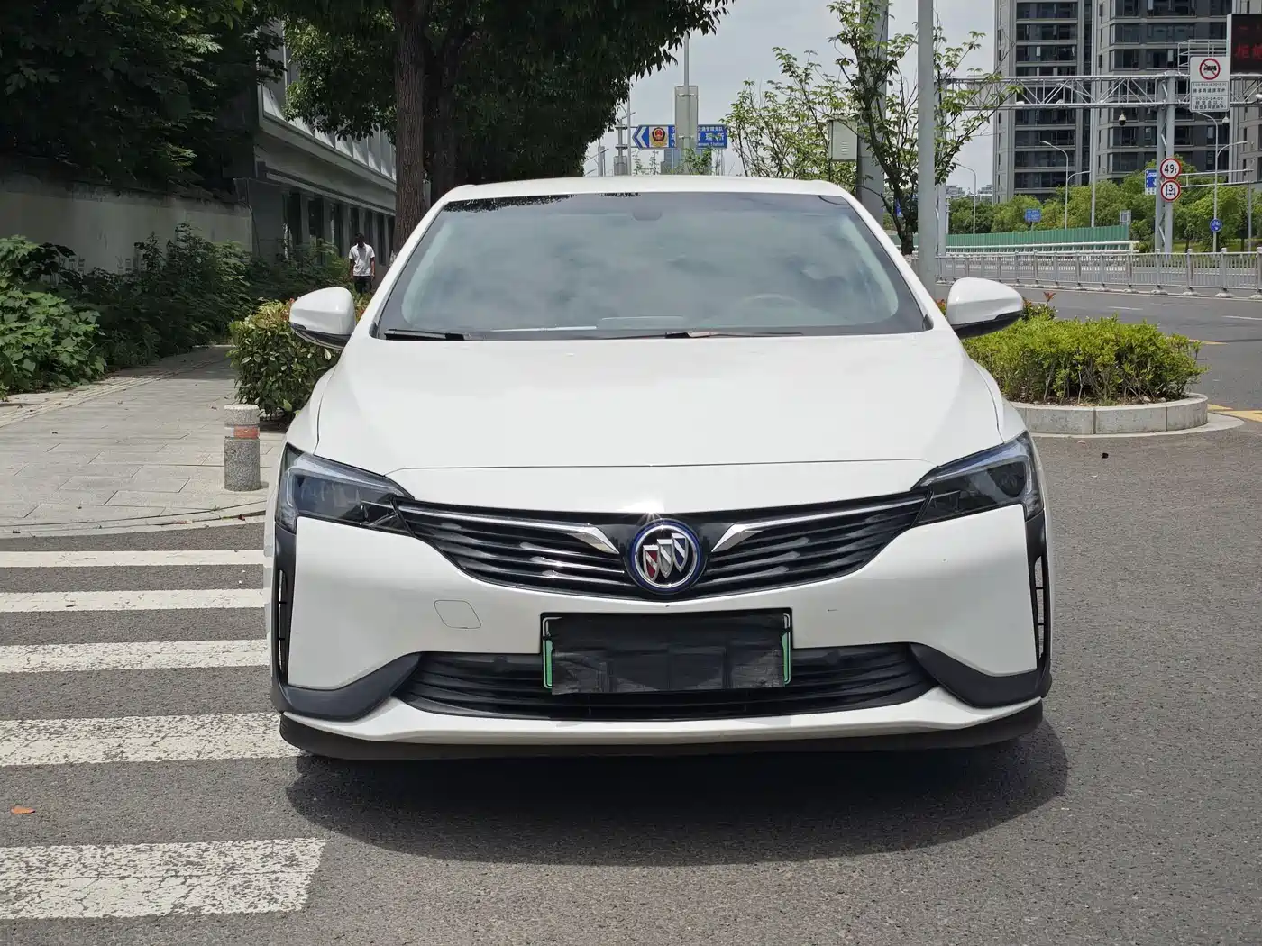 Buick Velite 6 2020 Plug-in Hybrid Connected Fashion Edition фото 2