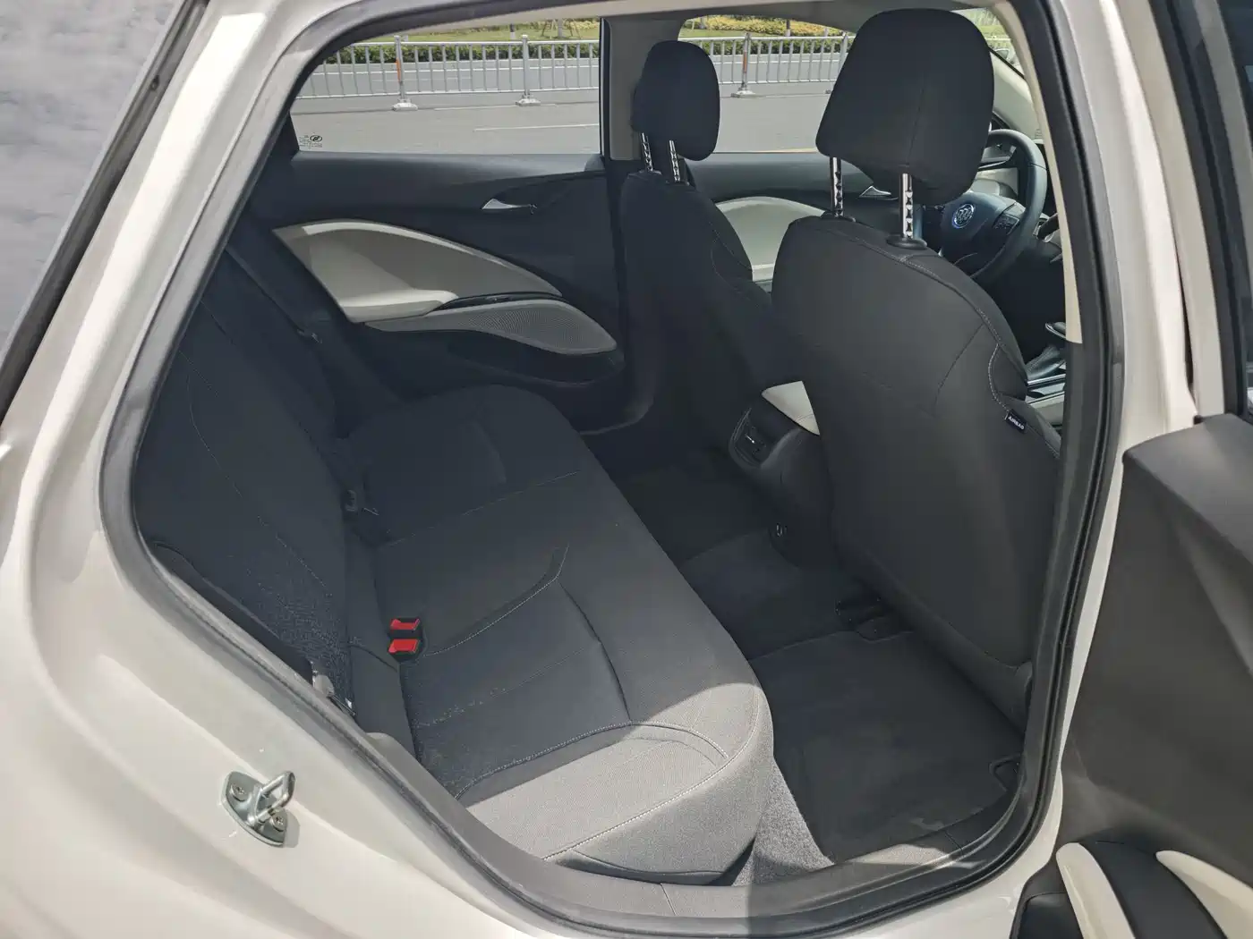 Buick Velite 6 2020 Plug-in Hybrid Connected Fashion Edition фото 12