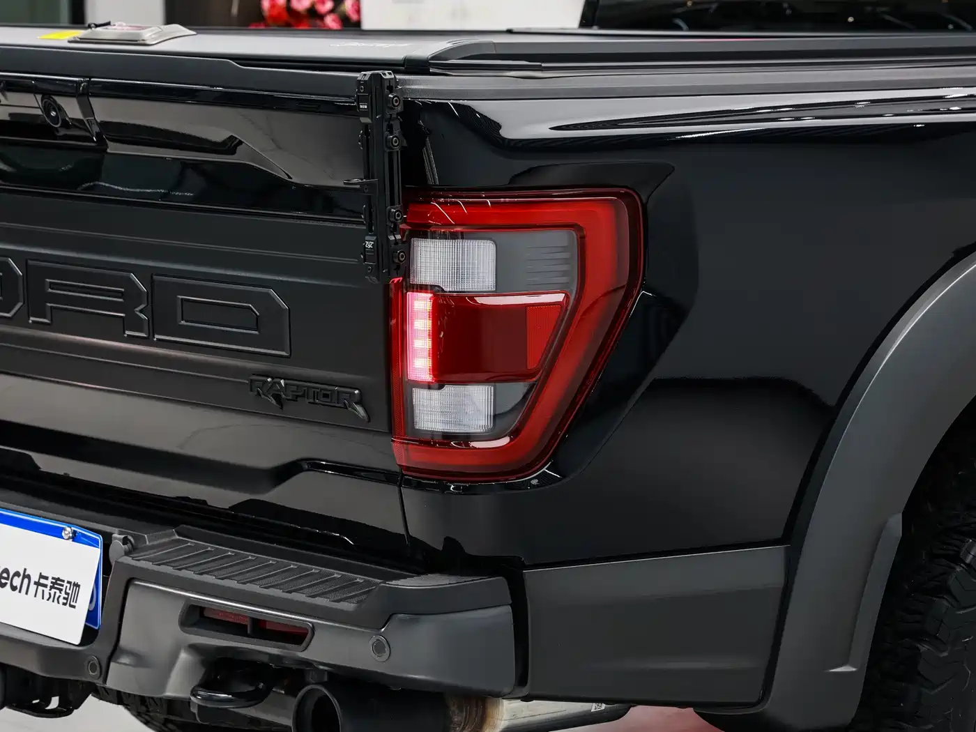 FORD F-150 RAPTOR
